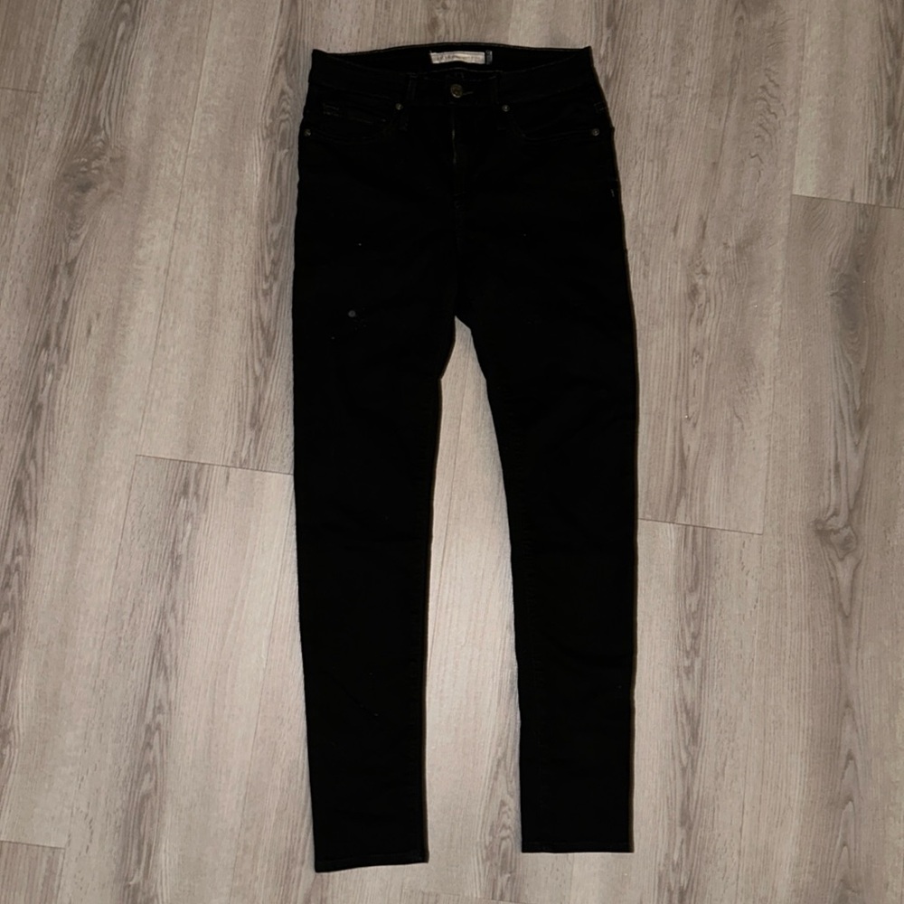 Black, high-rise skinny jeans 2010’s
